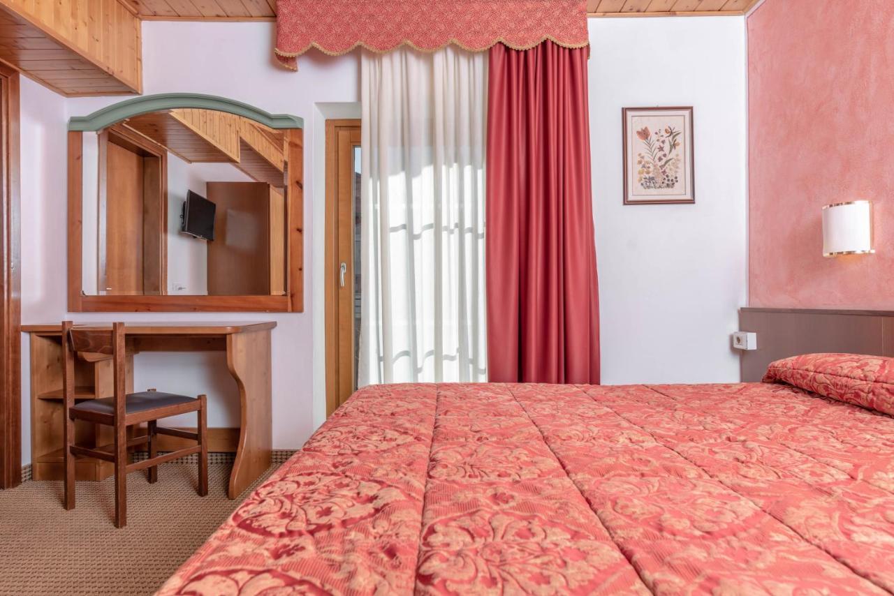 Hotel Italo Мадонна-ді-Кампільйо Екстер'єр фото