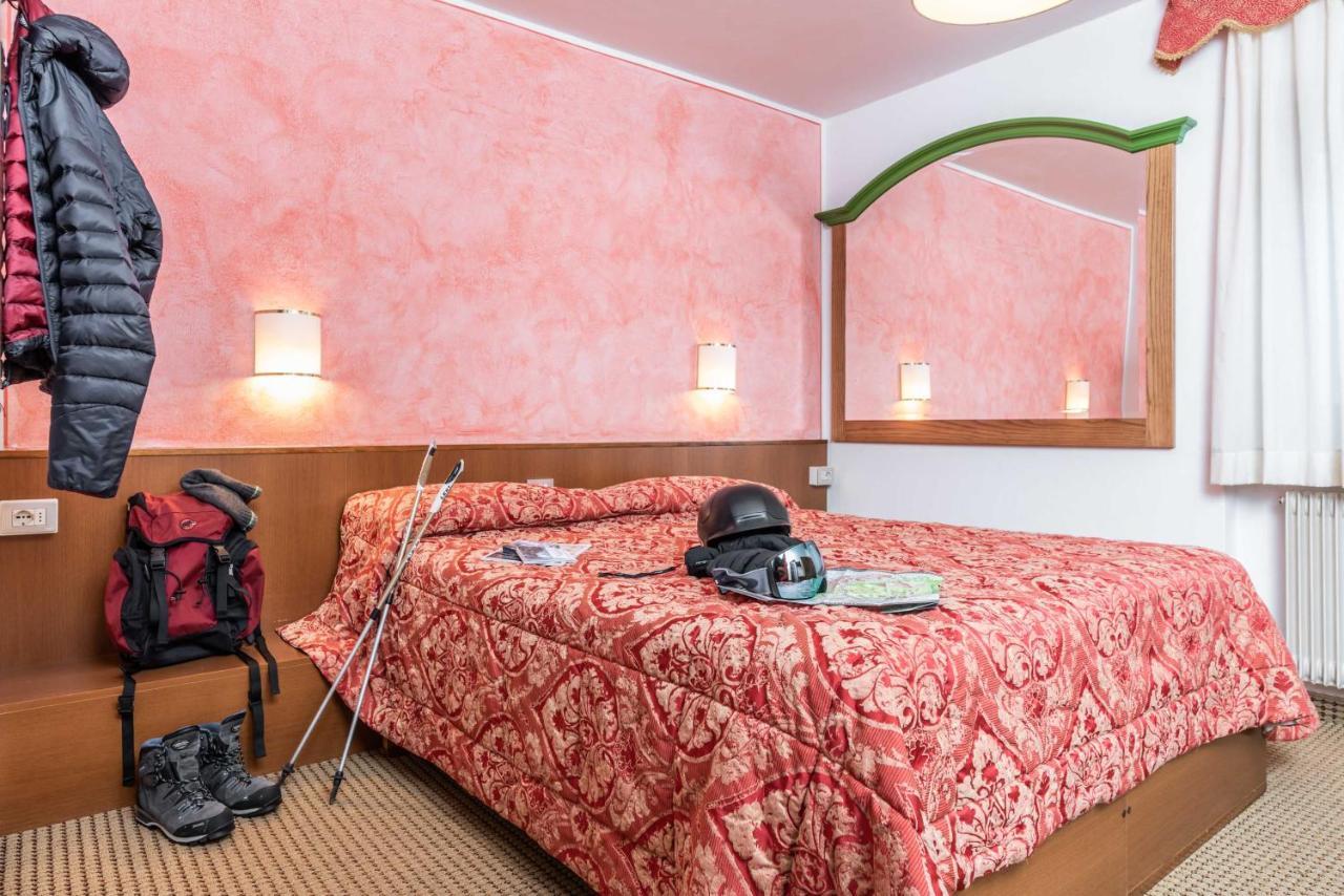 Hotel Italo Мадонна-ді-Кампільйо Екстер'єр фото