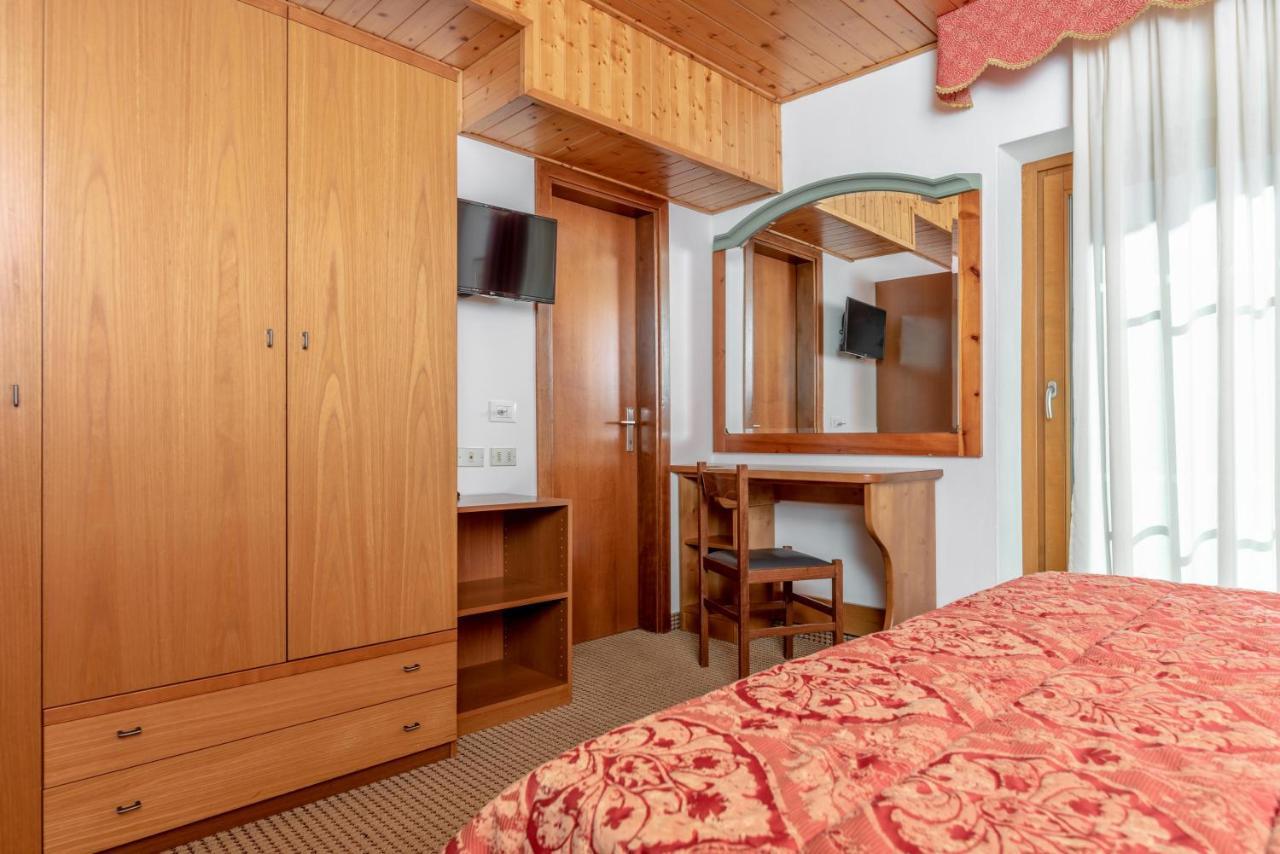 Hotel Italo Мадонна-ді-Кампільйо Екстер'єр фото
