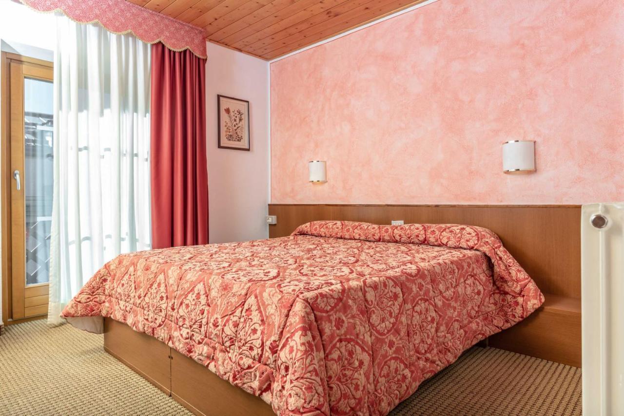 Hotel Italo Мадонна-ді-Кампільйо Екстер'єр фото