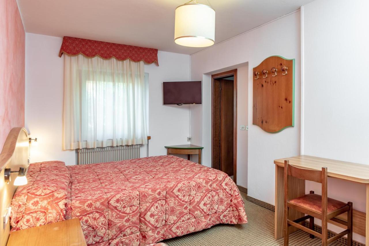 Hotel Italo Мадонна-ді-Кампільйо Екстер'єр фото