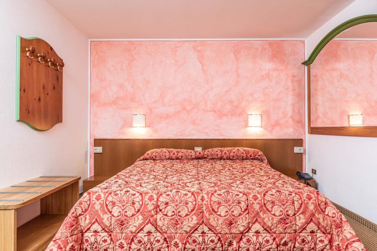 Hotel Italo Мадонна-ді-Кампільйо Екстер'єр фото