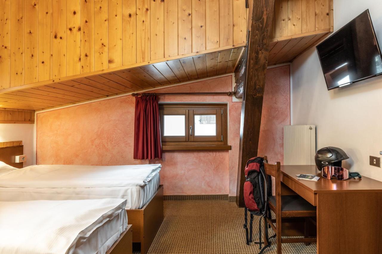 Hotel Italo Мадонна-ді-Кампільйо Екстер'єр фото